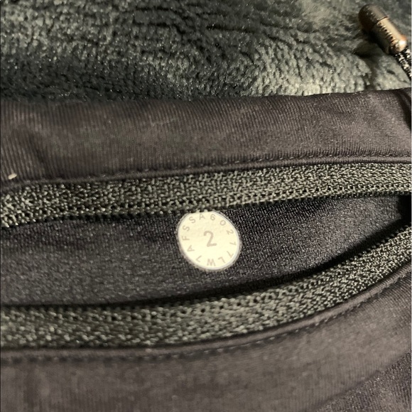 Lululemon running shorts - Picture 4 of 4